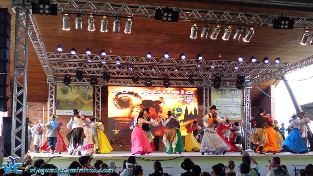 Dança gaúcha no Rodeio de Vacaria