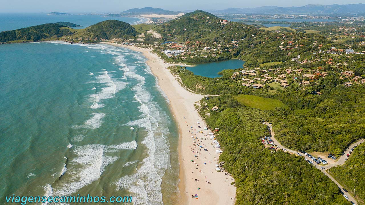 Vista aérea da Praia do Rosa