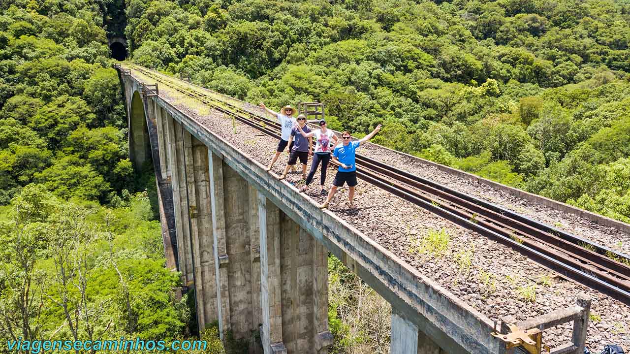 Viaduto ferroviário em arco - Bom Jesus - RS