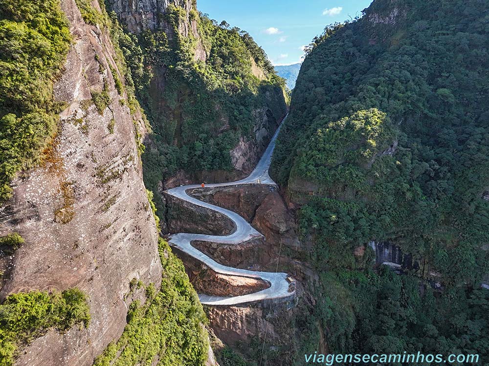 Curvas da Serra do Corvo Branco