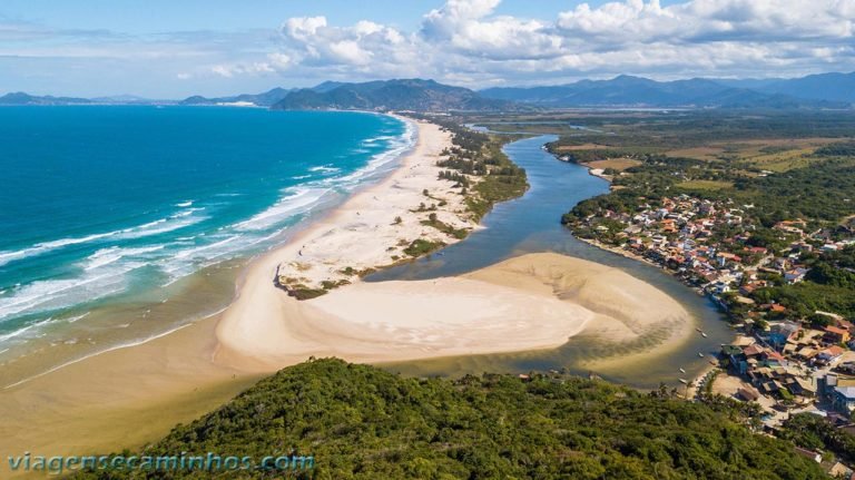 Guarda do Embaú SC: O que fazer, praias e trilhas - Viagens e Caminhos