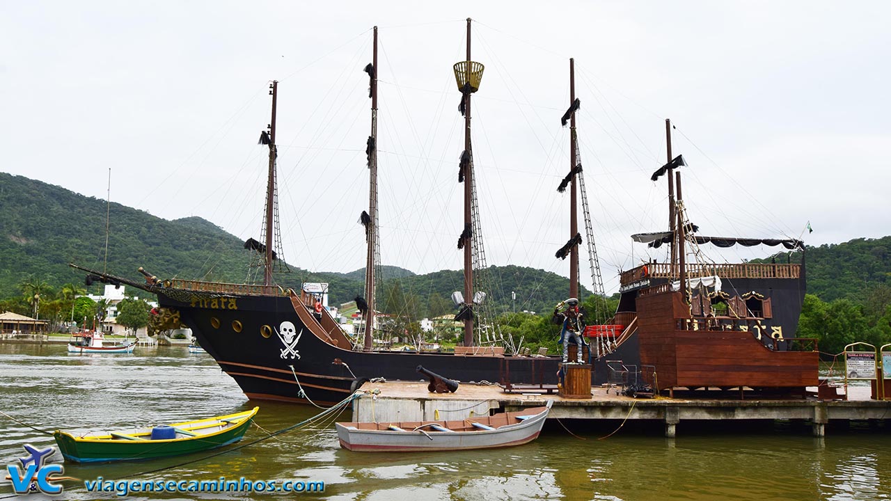 Passeio de Barco Pirata