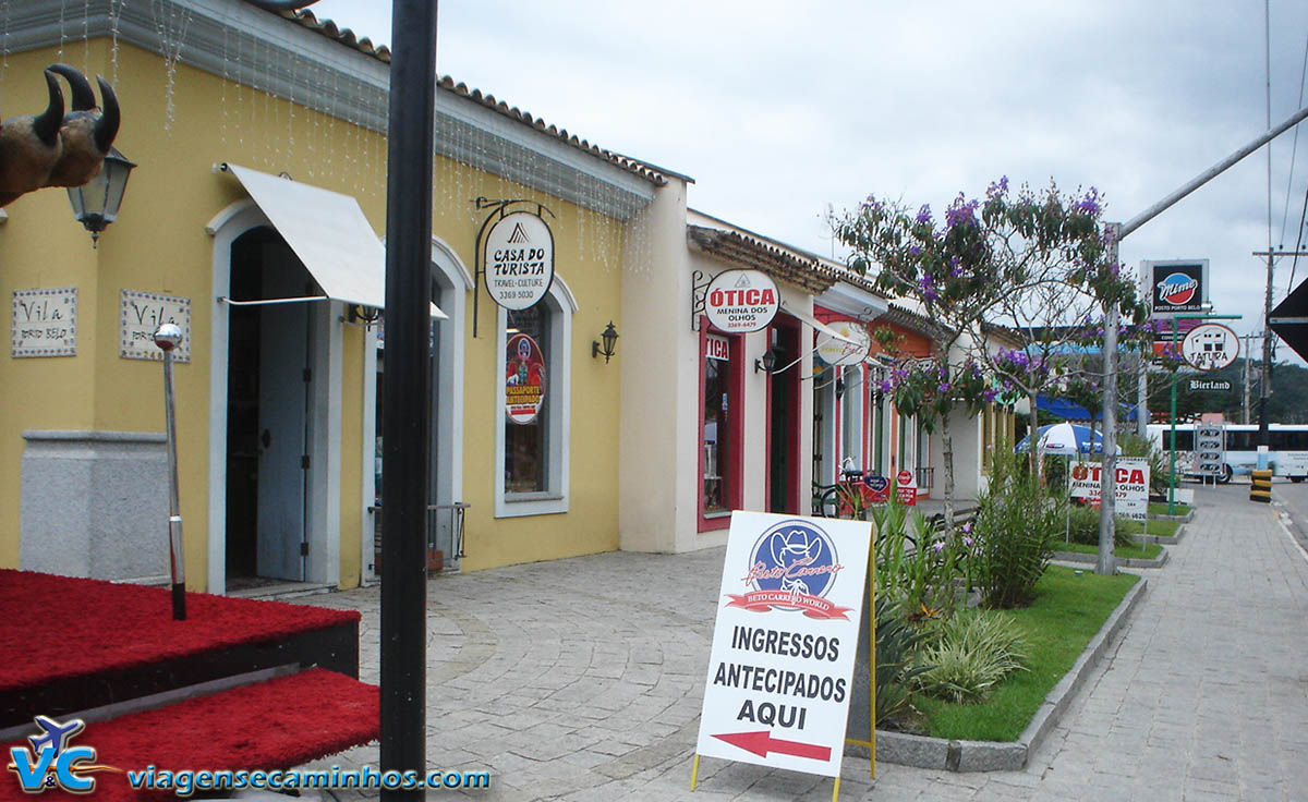 Lojinhas no centro de Porto Belo