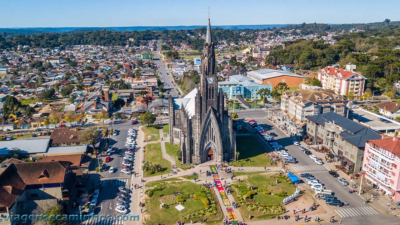 O que fazer em Canela:: Vista aérea da igreja matriz