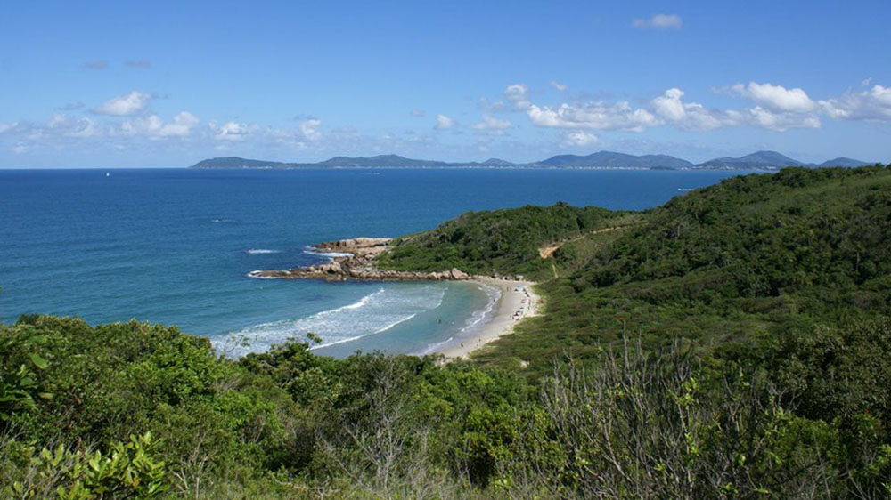 Praia de Ilhéus - Governador Celso Ramos - SC