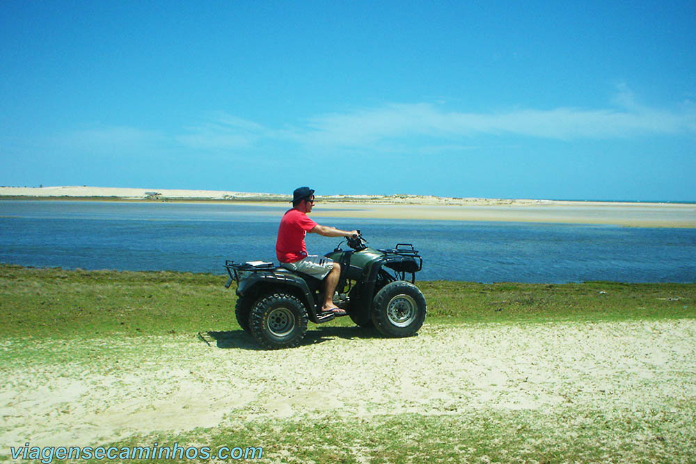Passeio de quadriciclo na Praia da Lagoinha - Ceará