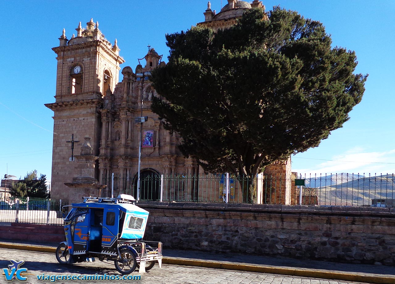 Igreja da cidade de Ayaviri - Peru