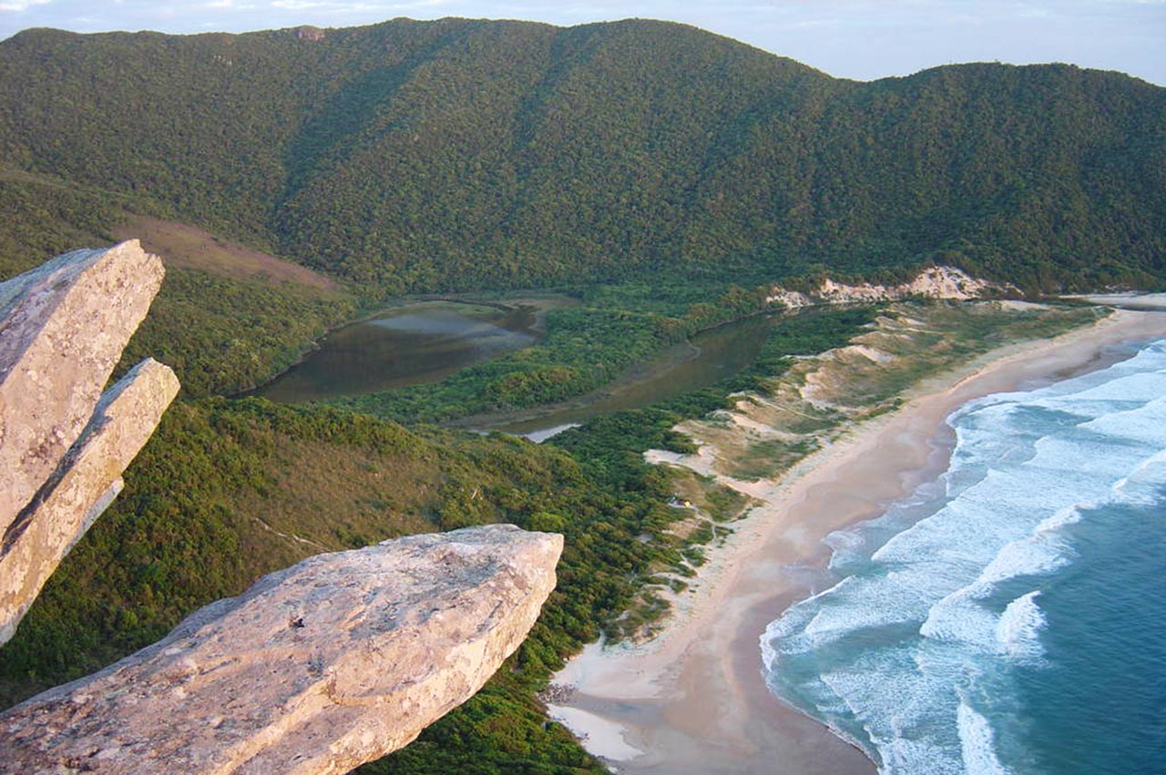 Praia Lagoinha do Leste Florianópolis Santa Catarina Viagens e Caminhos