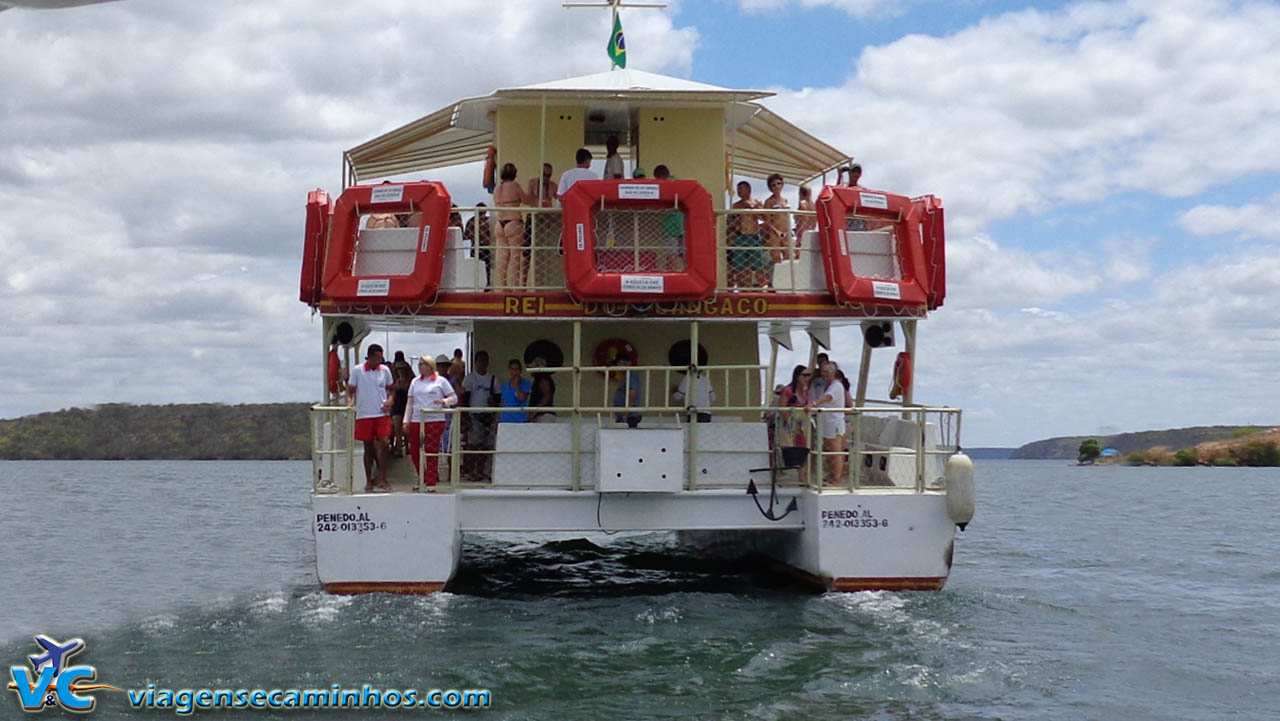 Catamarã que faz o passeio no Cânion do Xingó