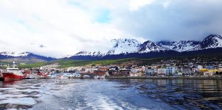 Ushuaia vista do Canal de Beagle