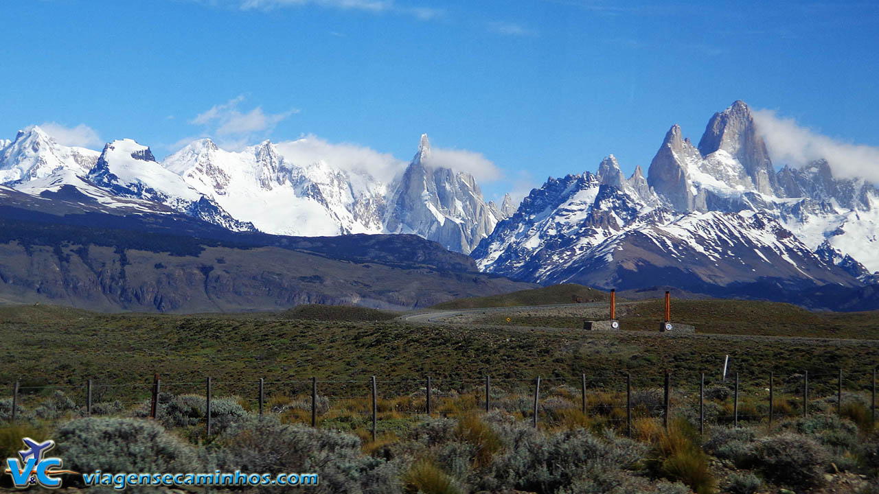 Vista das montanhas de El Chaltén a partir da estrada de acesso