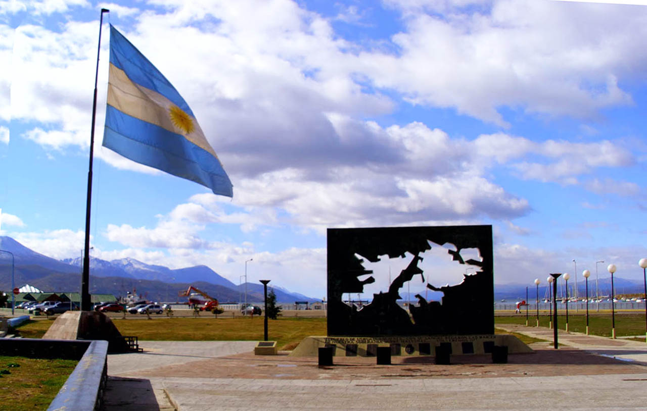 Plaza Isla Malvinas - Ushuaia