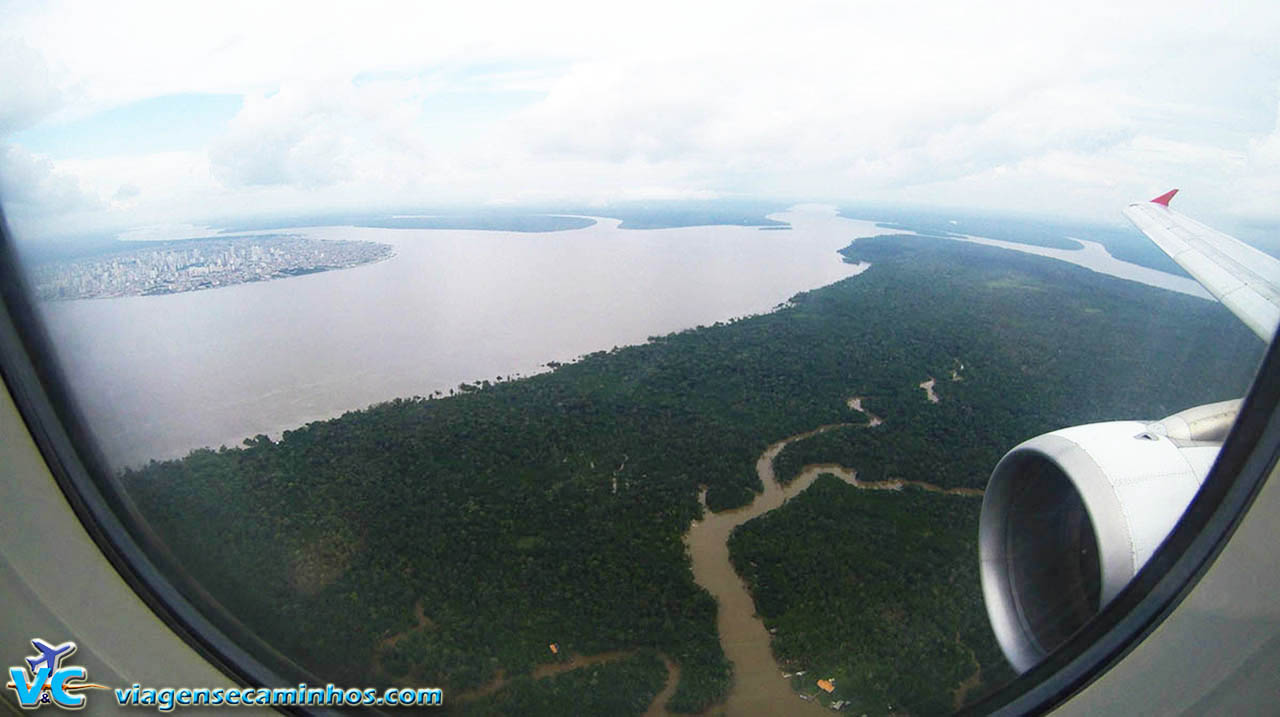 Voo LaTam chegando à Belém