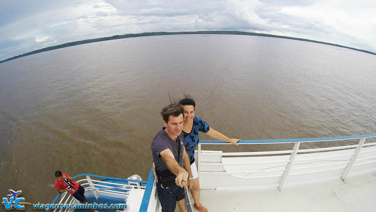 Viagem de barco pelo rio Amazonas