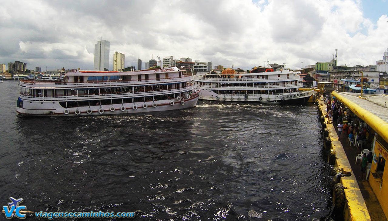 Transporte fluvial em Manaus