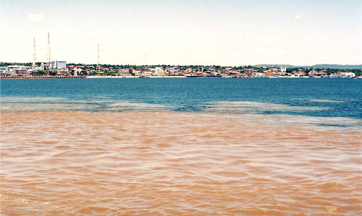 Encontro das Águas do Rio Tapajós com o Rio Amazonas