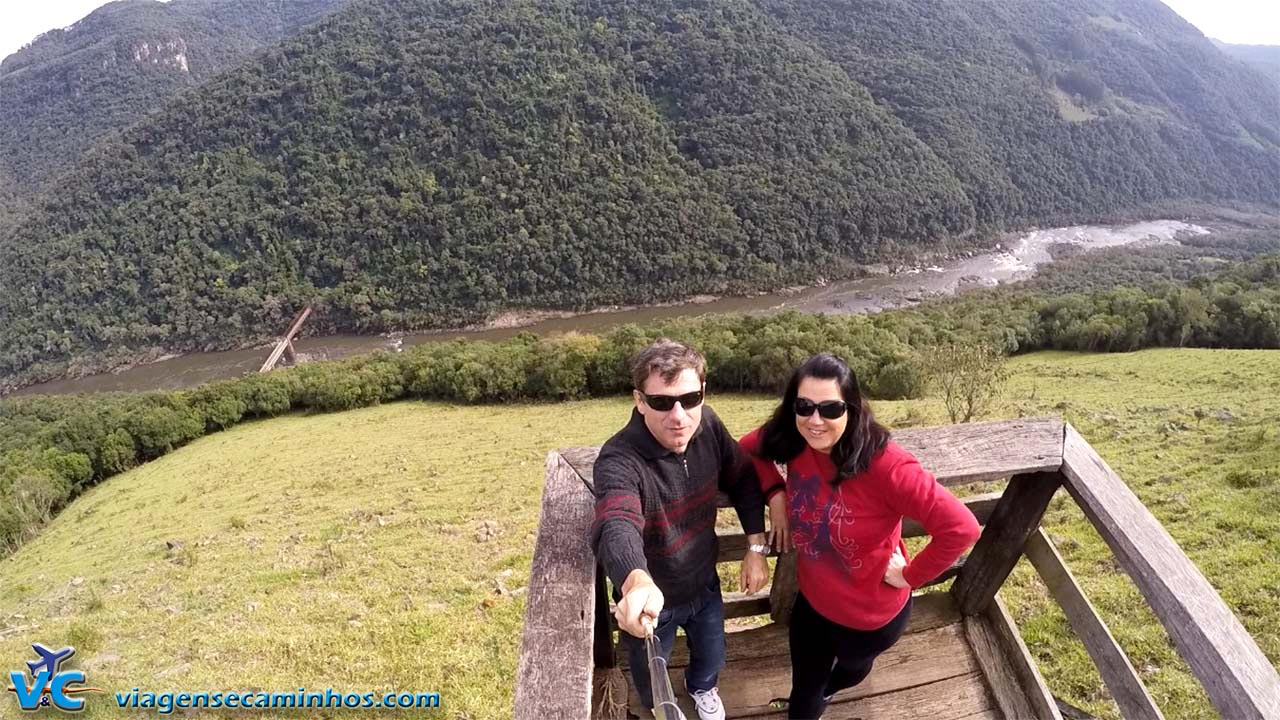 Vista do mirante para o rio das Antas, lado de Criuva