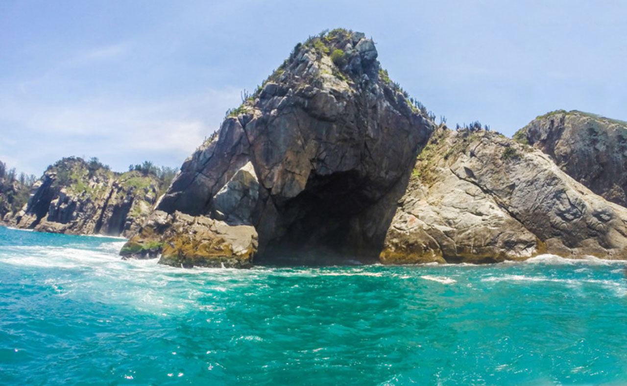 Gruta Azul, vista do passeio de barco em Arraial do Cabo