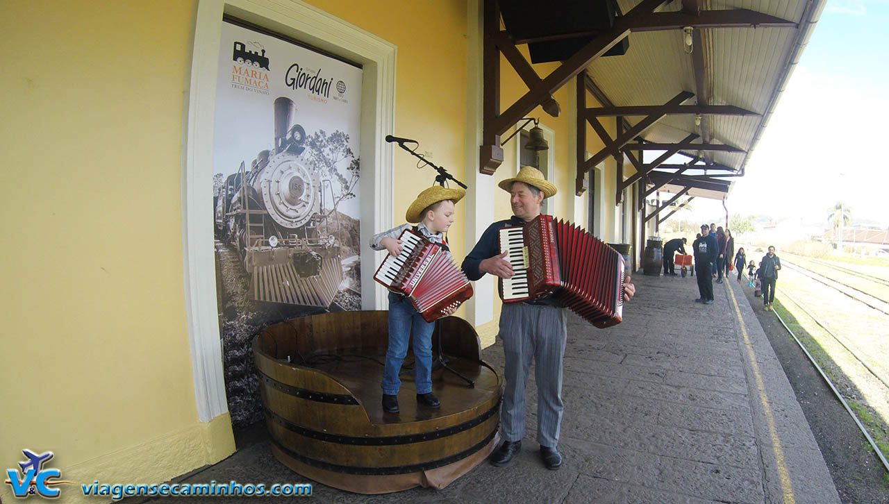 Apresentação artística na Estação Ferroviária de Garibaldi