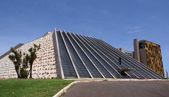 Pontos turísticos de Brasília - Teatro Nacional Cláudio Santoro