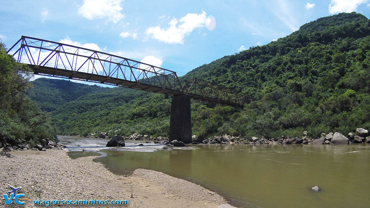 Ponte de Ferro do Rio das Antas - Nova Roma do Sul