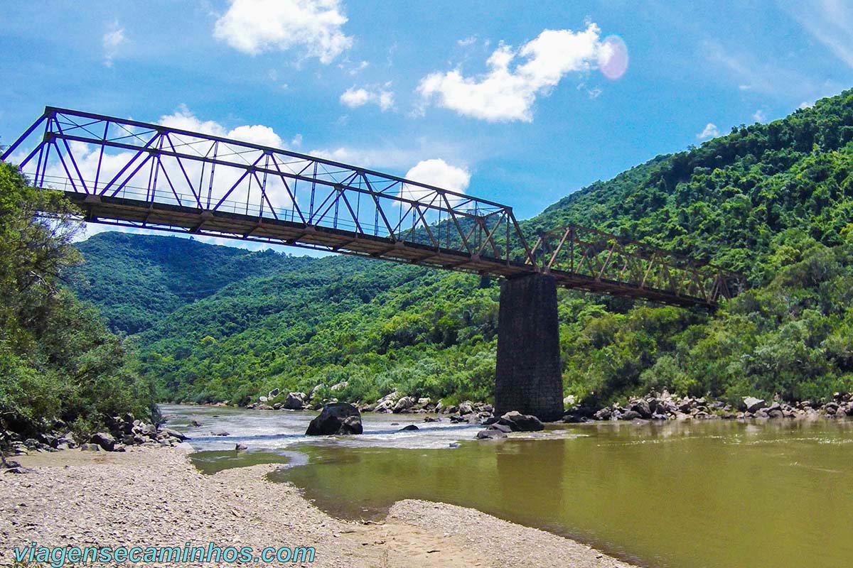 Ponte de ferro do Rio das Antas - Nova Roma do Sul