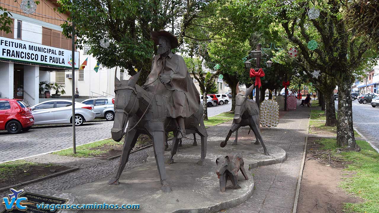 Monumento em Homenagem aos Tropeiros