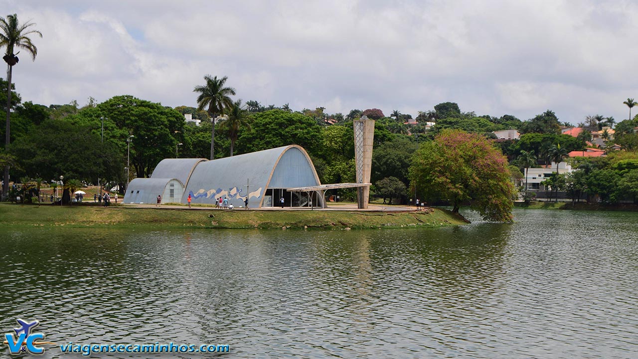 Igreja São Francisco de Assis e lagoa da Pampulha