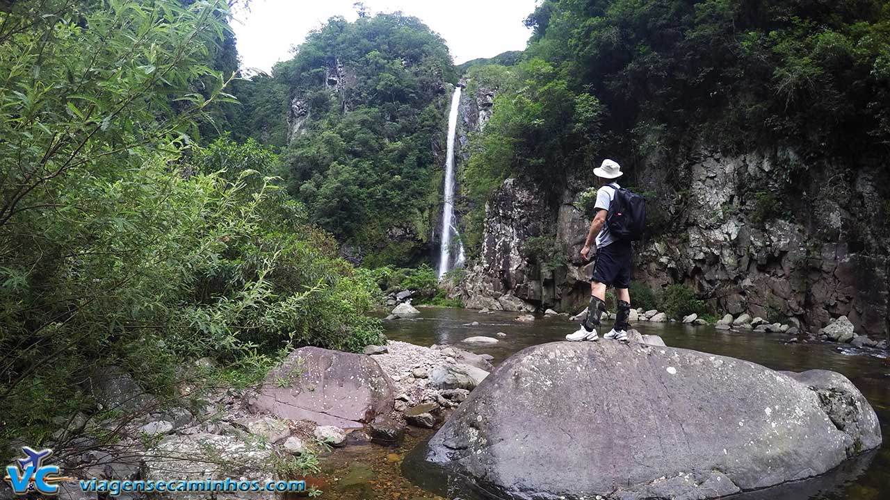 trilha do Rio do Boi e cachoeira Braço Forte