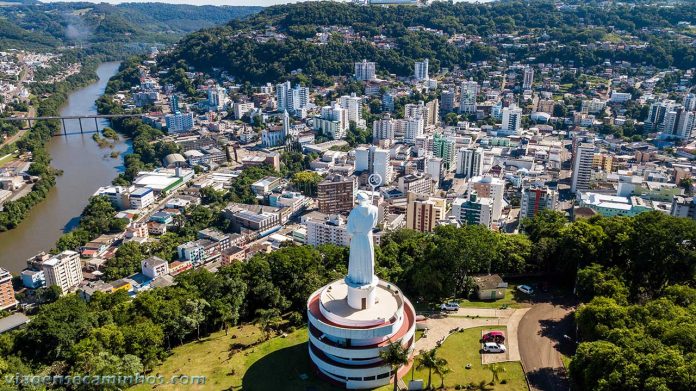 Vista aérea monumento Frei Bruno - Joaçaba