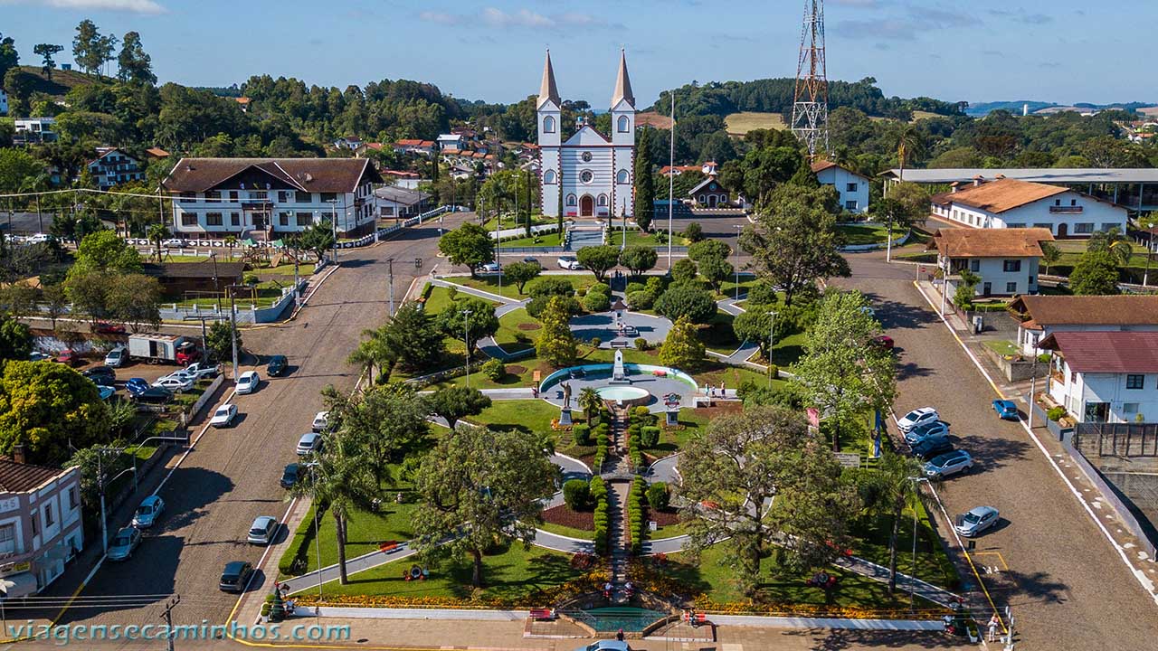 Praça de Treze Tílias