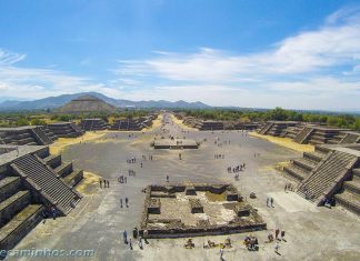 Pirâmides de Teotihuacán – México Pirâmides de Teutihuacan - México