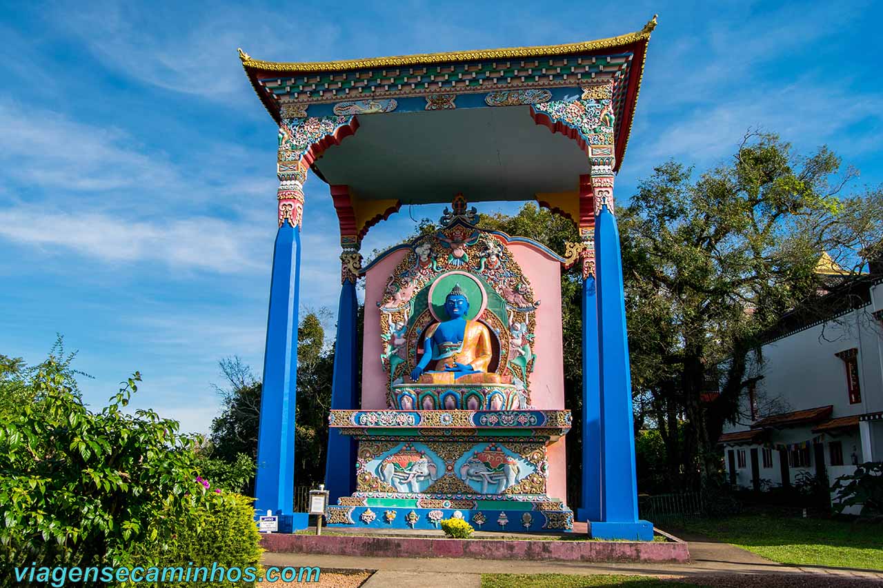 Budda do Templo Budista de Três Coroas