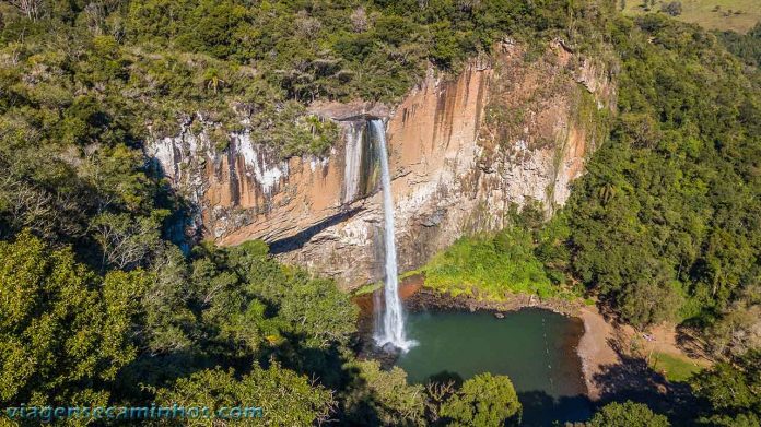 Vista aérea da Cascata do Chuvisqueiro