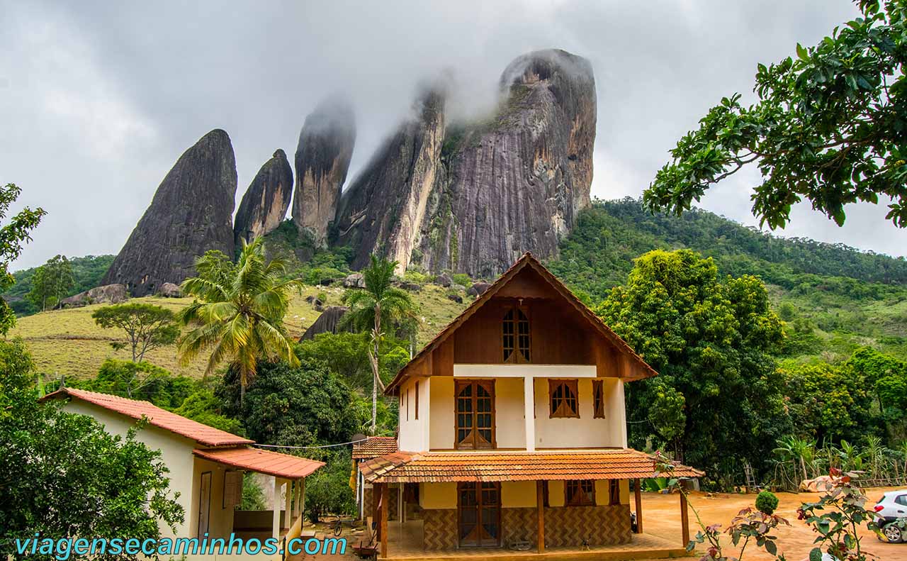 Pedra dos Cinco Pontões - Laranja da Terra