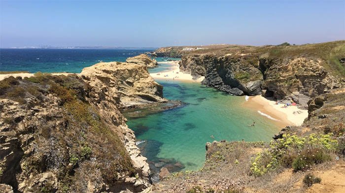 Praia de Porto Covinho