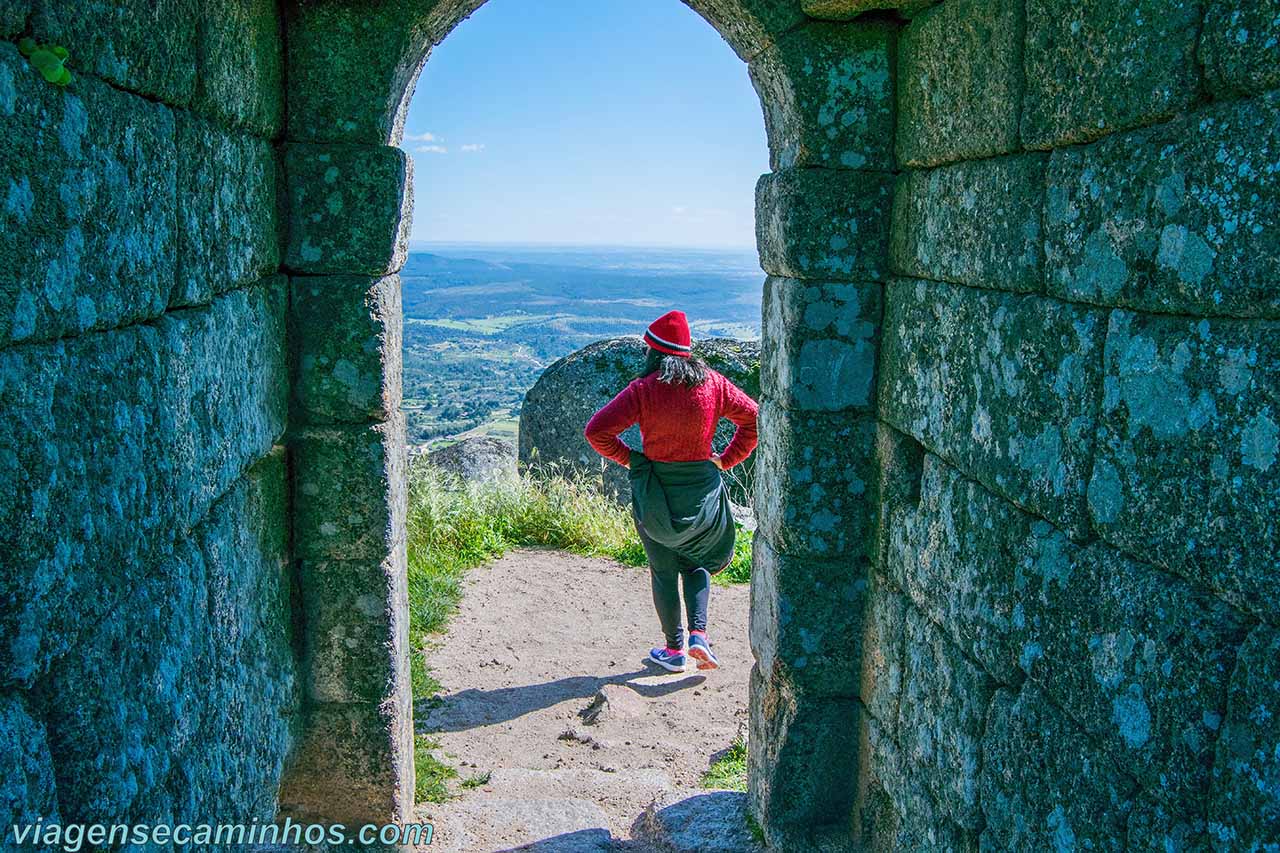 Porta do castelo de Monsanto