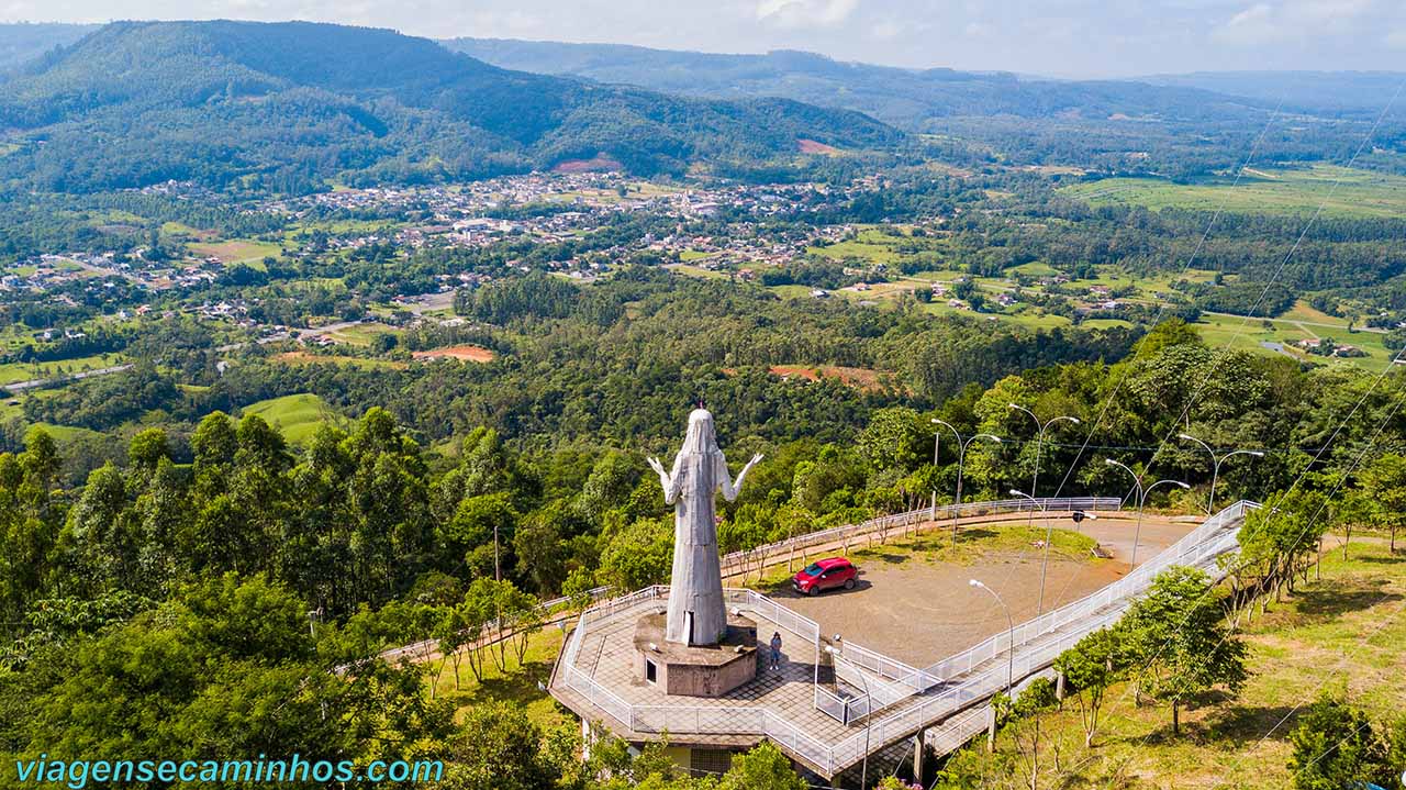 Mirante do Cristo e a cidade ao fundo