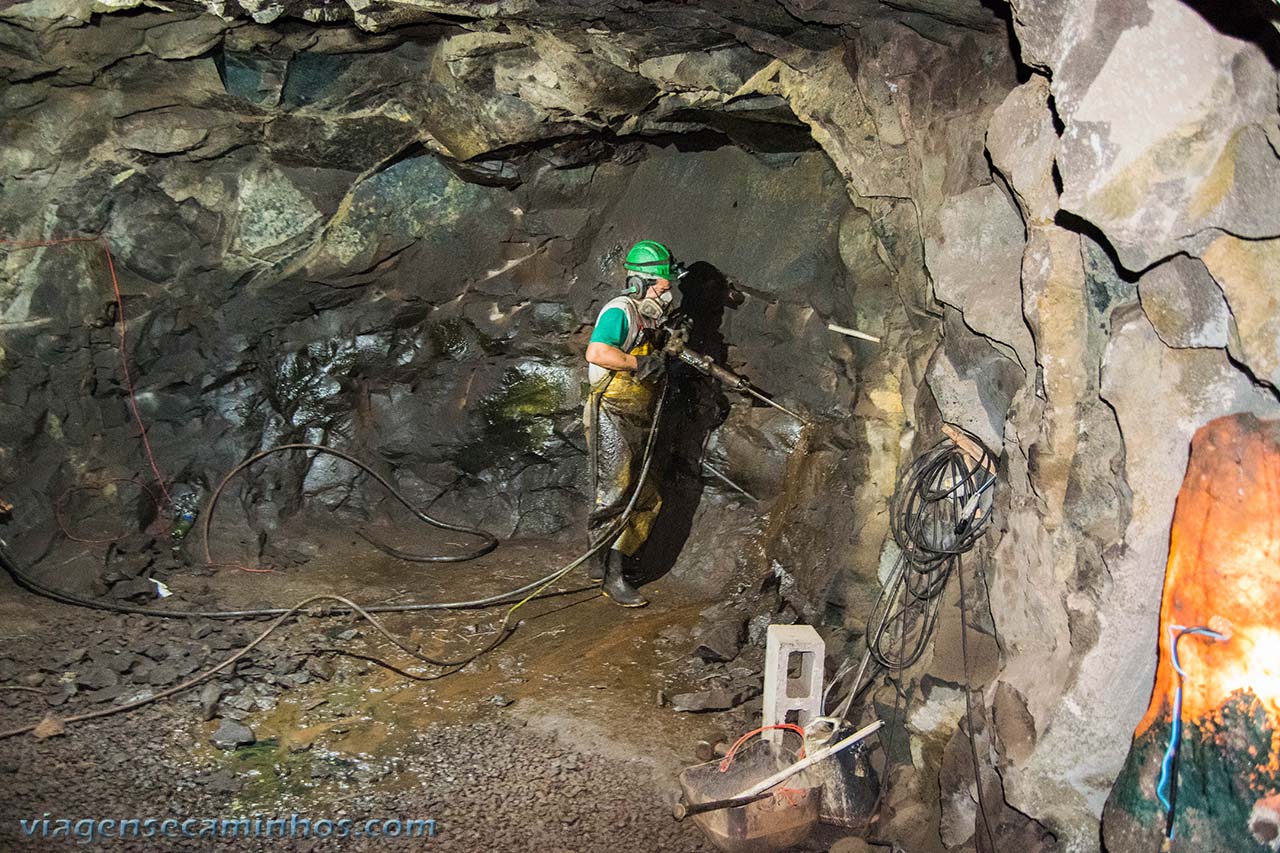 Exploração da mina de Ametista