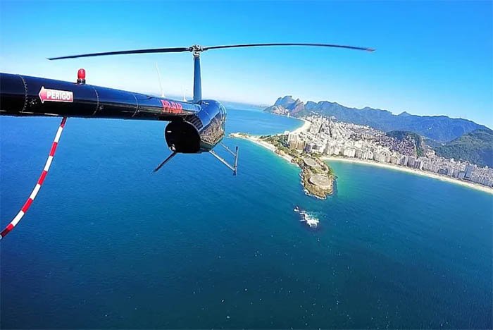 Passeio de helicóptero no Rio