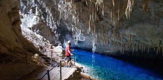 Gruta do Lago Azul