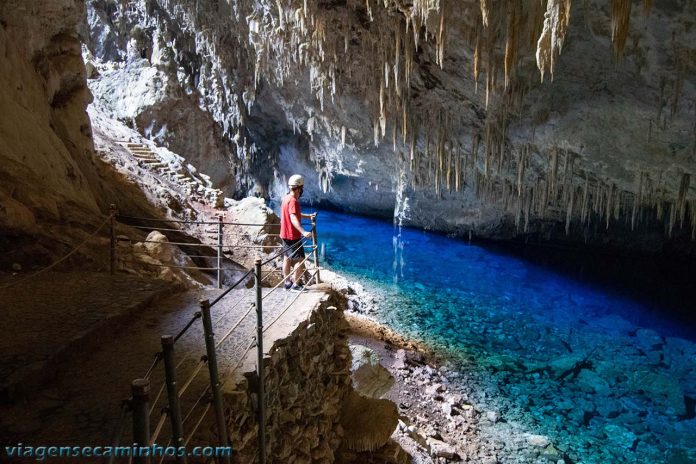 Gruta do Lago Azul