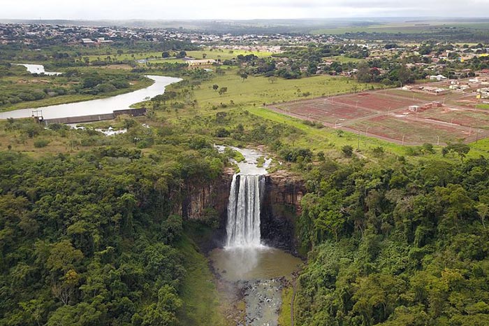 Costa Rica MS - Cachoeira Salto Majestoso