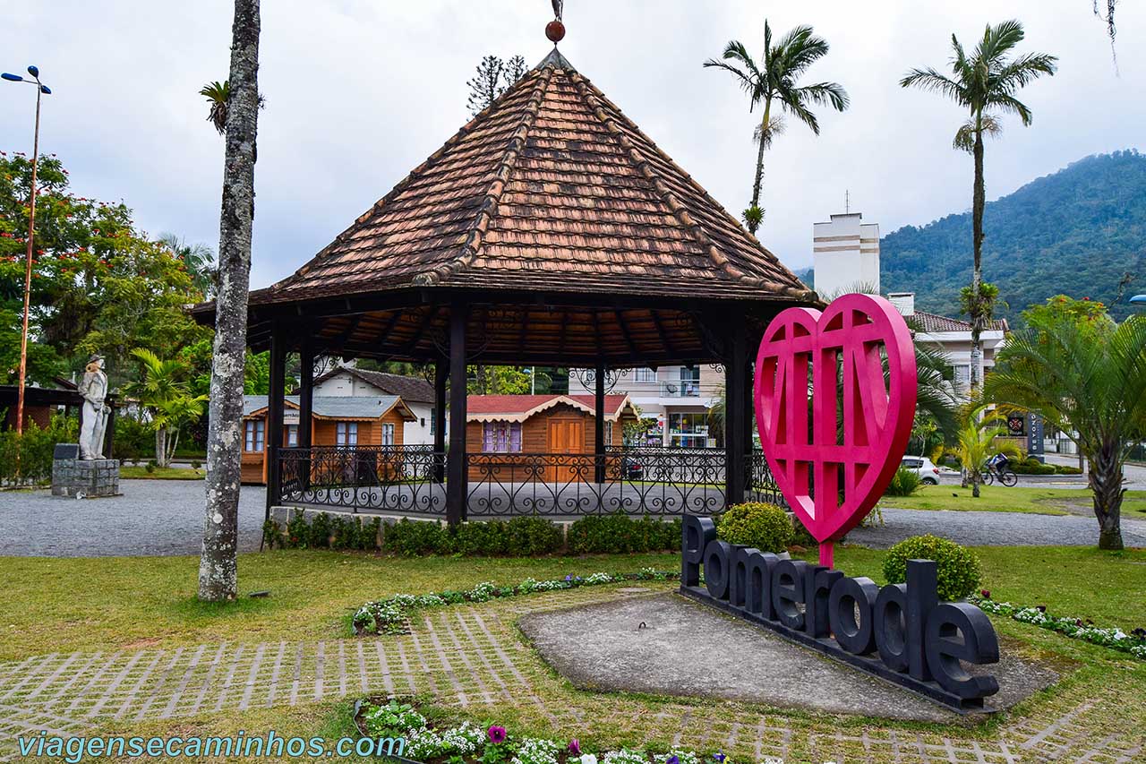 Pontos turísticos de Pomerode: Praça Jorge Lacerda