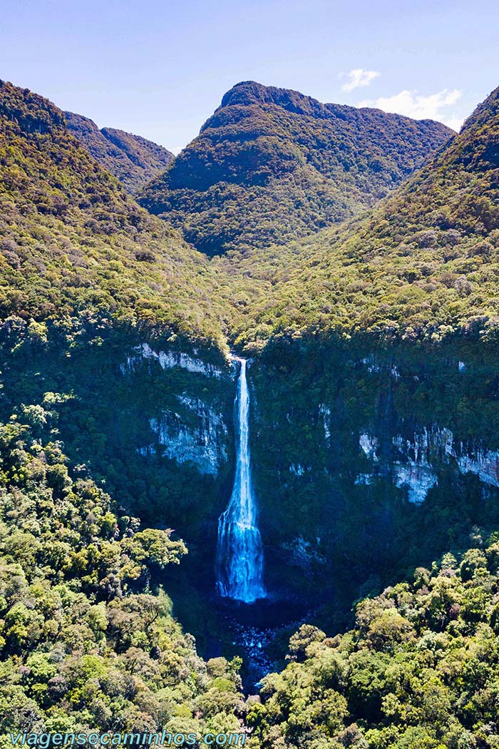 Vista aérea da Cascata da Pedra Branca - Três Forquilhas