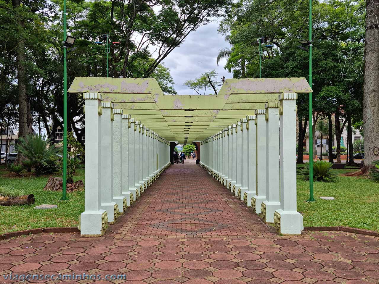 Santo Ângelo - Monumento na Praça Pinheiro Machado