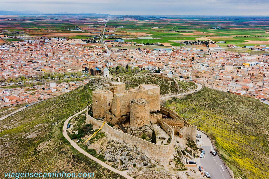 Consuegra e os moinhos de Dom Quixote - Viagens e Caminhos