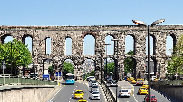 Pontos turísticos de Istambul - Aqueduto do parque Sarachane