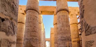Luxor - Colunas no Templo de Karnak