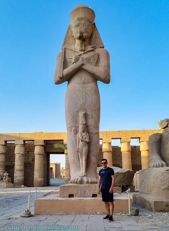 Luxor - Estátua de Ramses no templo de Karnak